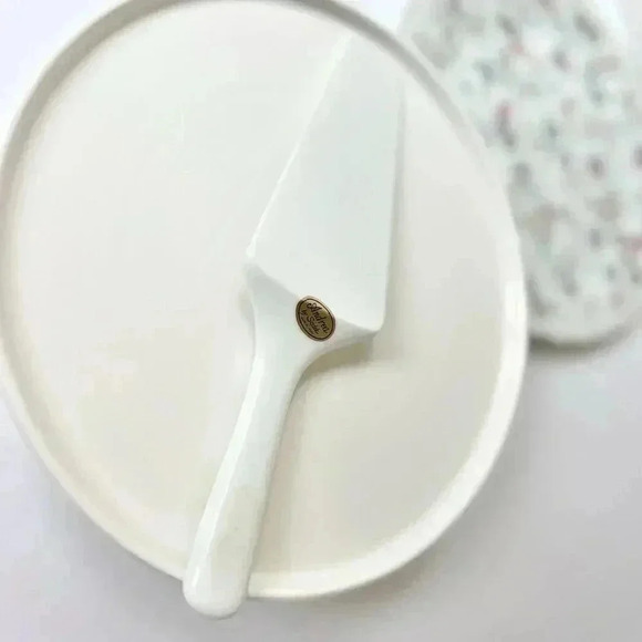 ANDREA by SADEK,Cake Plate Server Scalloped Rim & Gold Gilt Edge, 2 Piece Set - Picture 11 of 12